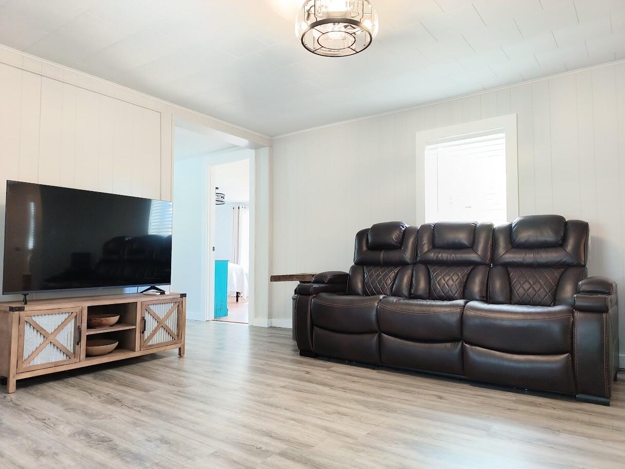 265 West 4th Street Constantine, MI 49042 - Photo 6 of 22 IMG_20241023_152955983