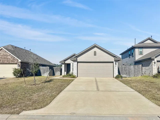 $1,695 | 937 Silver Birch Branch, Magnolia, TX 77354