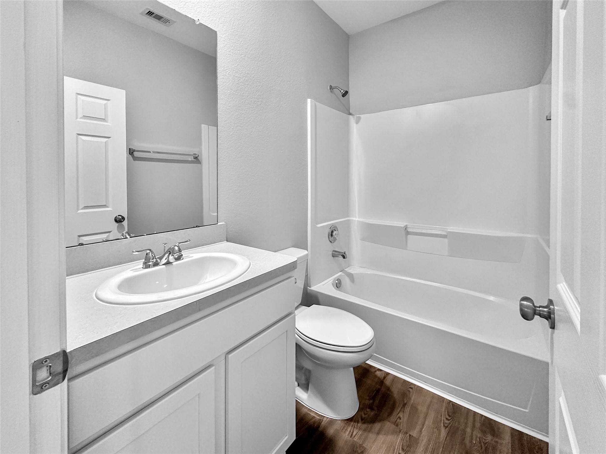 937 Silver Birch Branch Magnolia, TX 77354 - Photo 15 of 19 a bathroom with a sink toilet and a bathtub