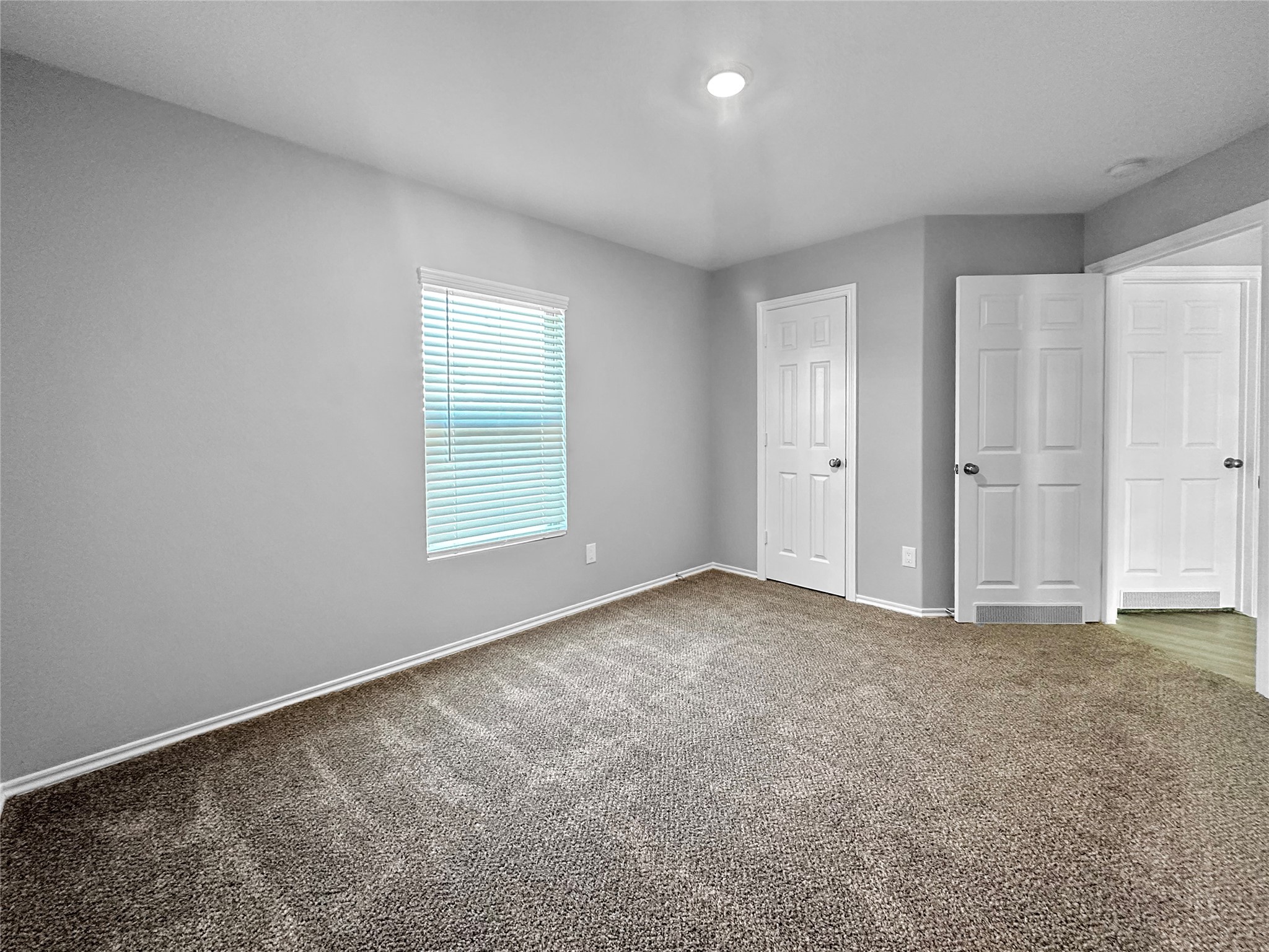 937 Silver Birch Branch Magnolia, TX 77354 - Photo 9 of 19 an empty room with windows