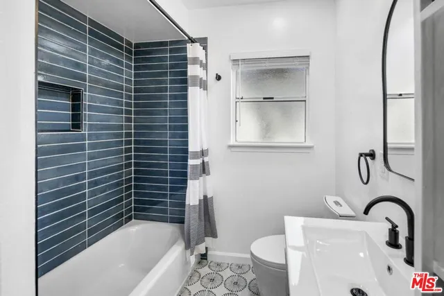 $520,000 | 5825 Bowcroft Street, Unit 1, Los Angeles, CA 90016