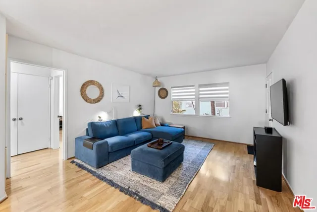 $520,000 | 5825 Bowcroft Street, Unit 1, Los Angeles, CA 90016