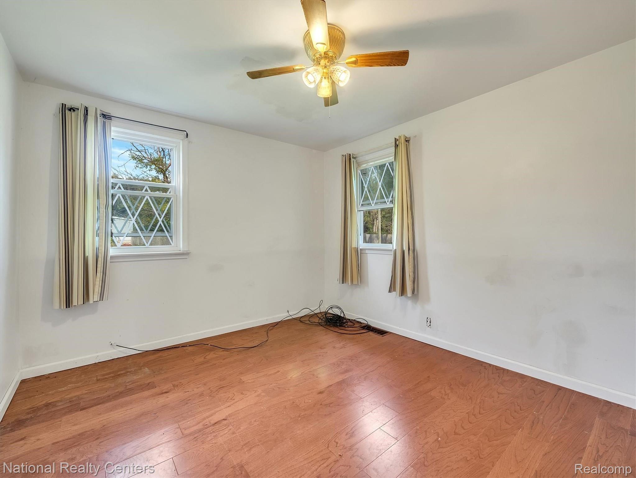 21607 Middlebelt Road New Boston, MI 48164 - Photo 20 of 50 c21607-Middlebelt-WindowStill-Real-Estate-Photography-20.jpg