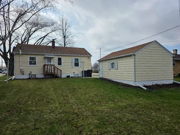 $250,000 | 1024 South Main Street, Jefferson, WI 53549
