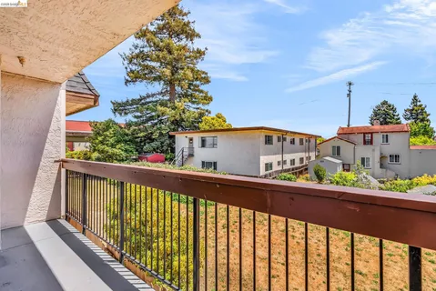 $475,000 | 417 Evelyn Avenue, Unit 205, Albany, CA 94706