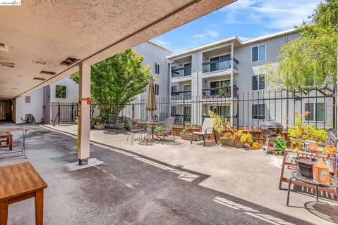 $475,000 | 417 Evelyn Avenue, Unit 205, Albany, CA 94706