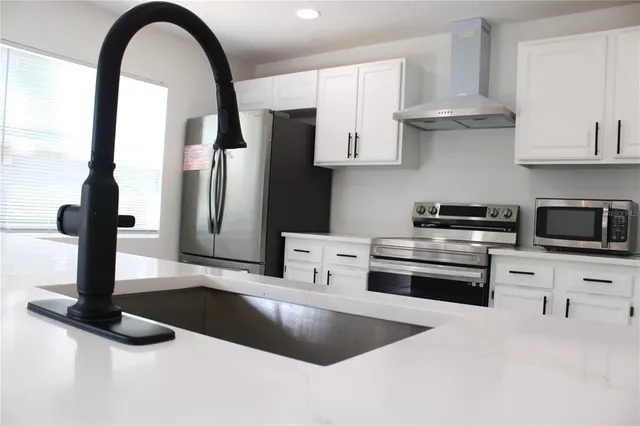 $459,990 | 1932 Houndslake Drive, Winter Park, FL 32792