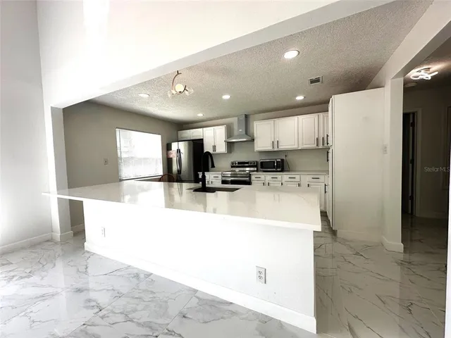 $459,990 | 1932 Houndslake Drive, Winter Park, FL 32792