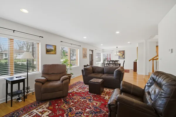 $865,000 | 1917 Kiest Avenue, Northbrook, IL 60062