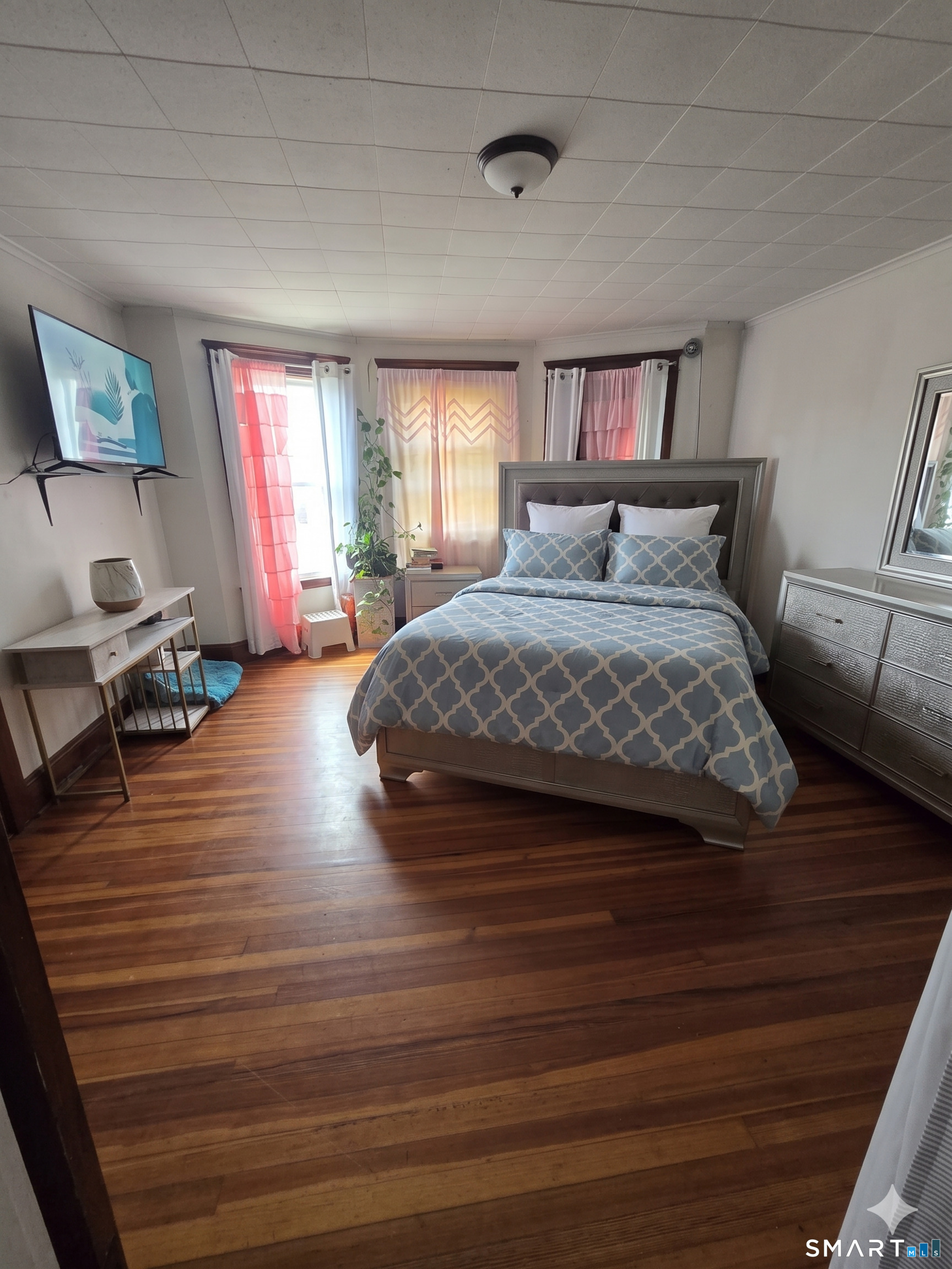 21 Scott Street Hamden, CT 06514 - Photo 3 of 28