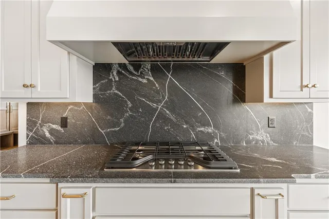 $1,349,495 | 18021 South Cody Street, Overland Park, KS 66013