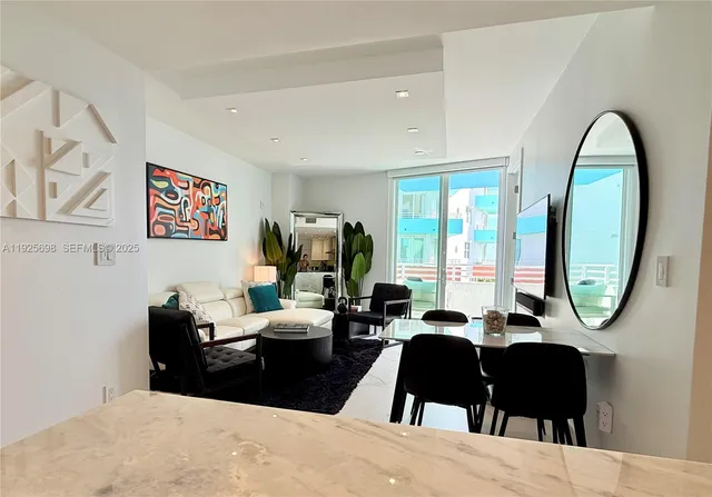 $999,500 | 225 Collins Avenue, Unit 6J, Miami Beach, FL 33139