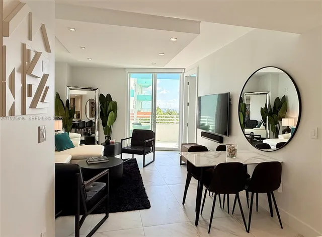 $999,500 | 225 Collins Avenue, Unit 6J, Miami Beach, FL 33139