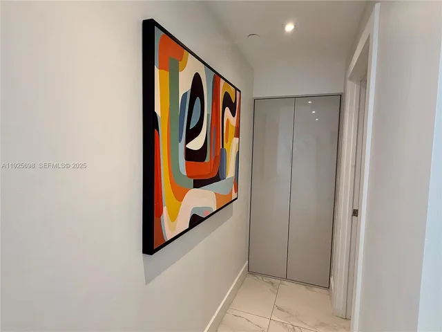 $999,500 | 225 Collins Avenue, Unit 6J, Miami Beach, FL 33139