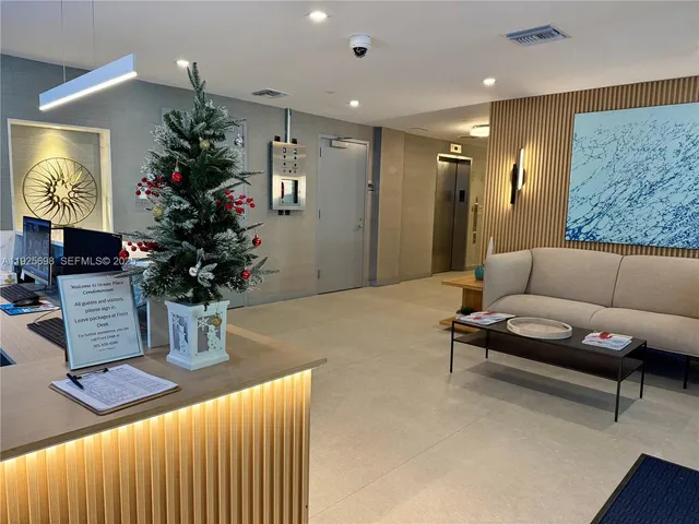 $999,500 | 225 Collins Avenue, Unit 6J, Miami Beach, FL 33139