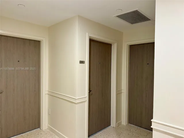 $999,500 | 225 Collins Avenue, Unit 6J, Miami Beach, FL 33139