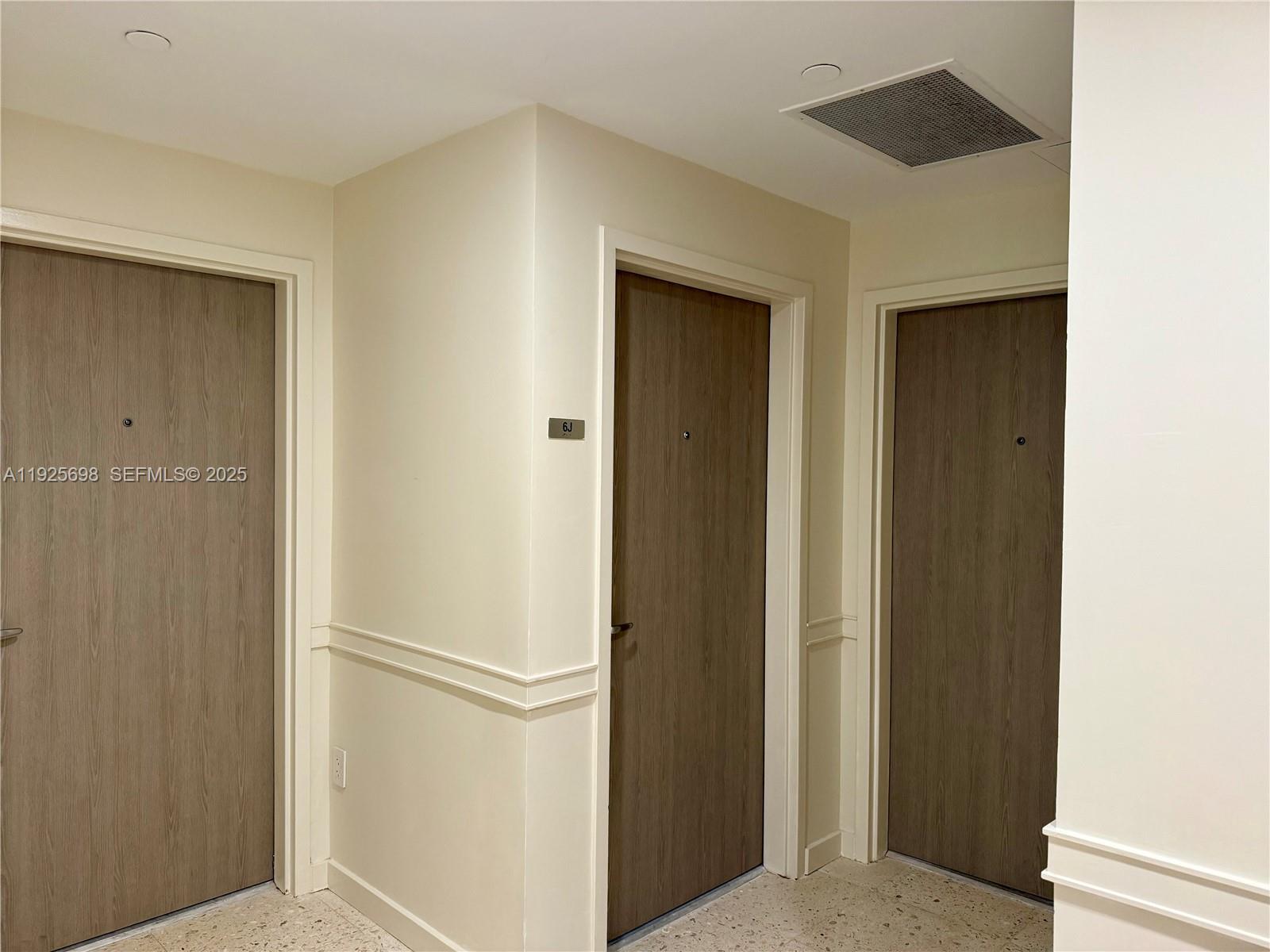 225 Collins Avenue, Unit 6J Miami Beach, FL 33139 - Photo 43 of 49