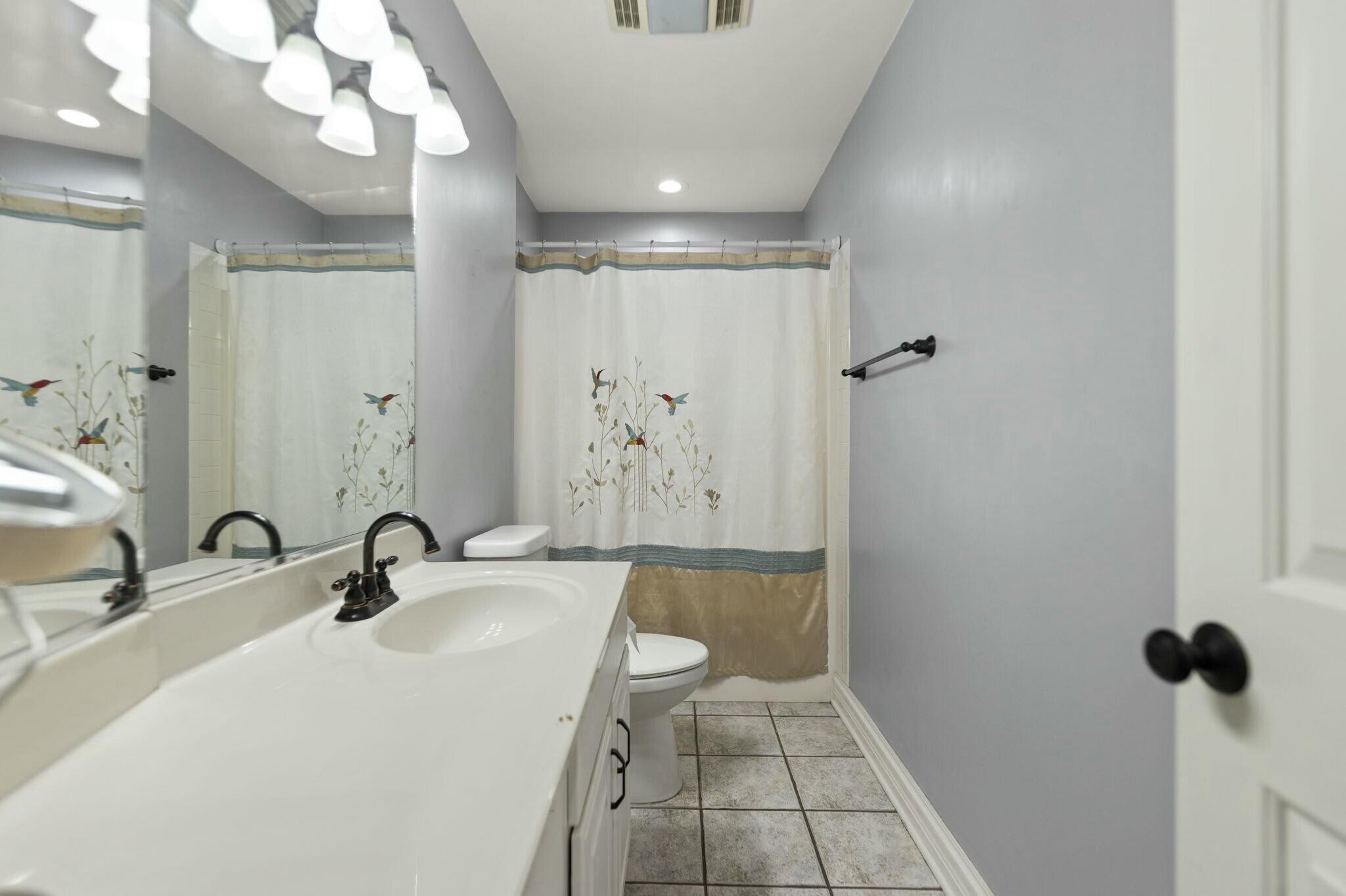 3714 Wades Mill Road Winchester, KY 40391 - Photo 27 of 79 Guest Bath