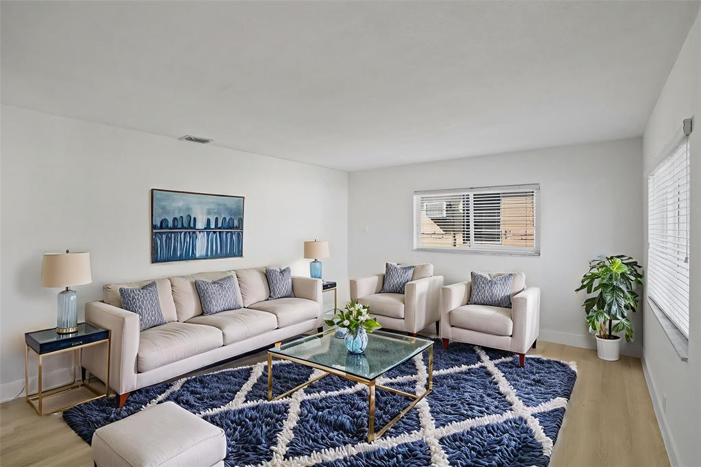 8930 Southwest 38th Street Miami, FL 33165 - Photo 2 of 16