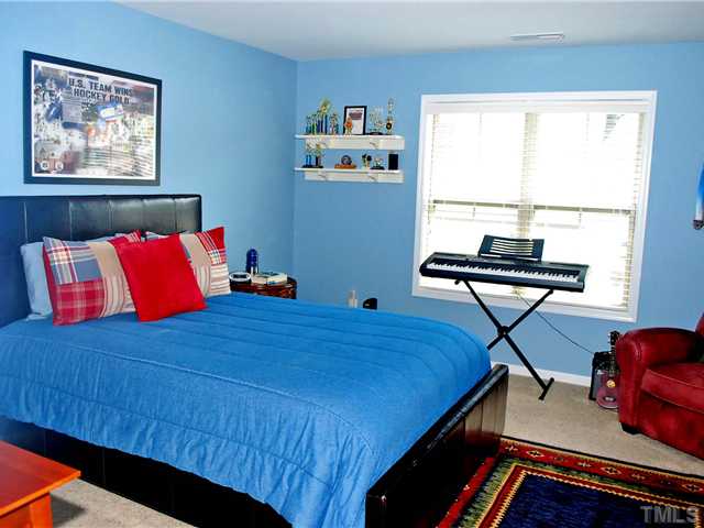 7767 Berry Crest Avenue Raleigh, NC 27617 - Photo 18 of 21 Guest Suite
