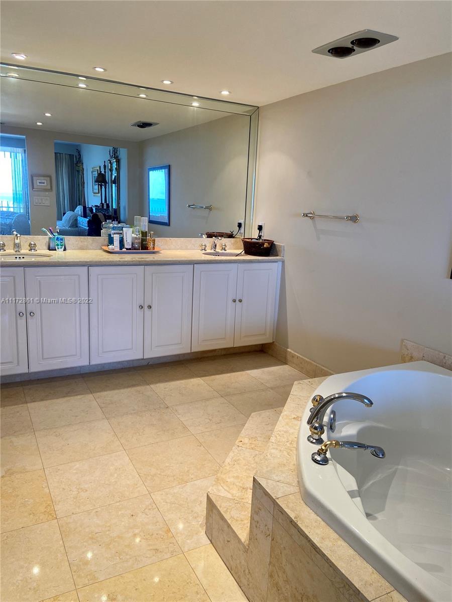 3 Grove Isle Drive, Unit C401 Miami, FL 33133 - Photo 11 of 13