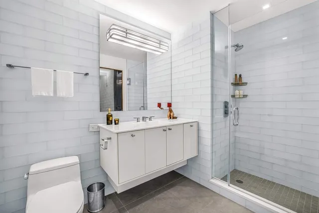 $2,380,000 | 5 East 44th Street, Unit 7 | Midtown East