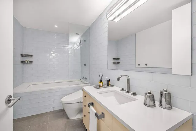 $2,380,000 | 5 East 44th Street, Unit 7 | Midtown East