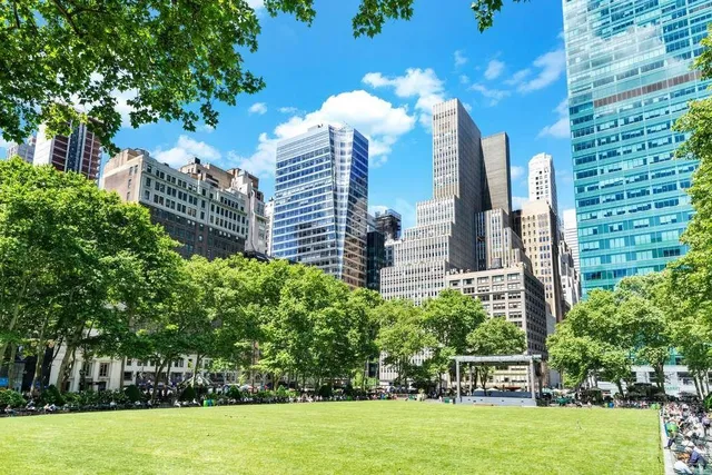 $2,380,000 | 5 East 44th Street, Unit 7 | Midtown East