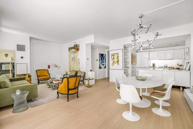 $2,380,000 | 5 East 44th Street, Unit 7 | Midtown East
