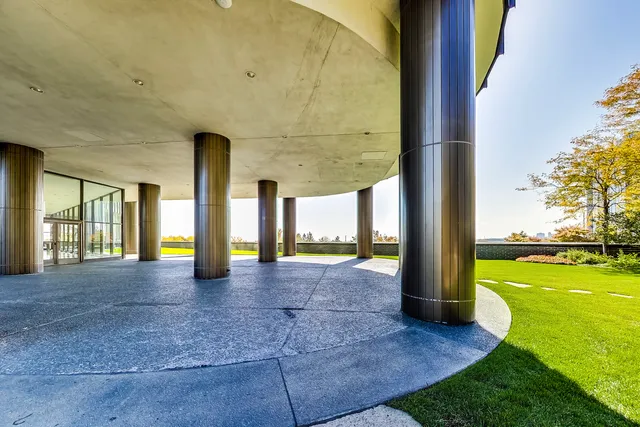 $985,000 | 505 North Lake Shore Drive, Unit 6206, Chicago, IL 60611