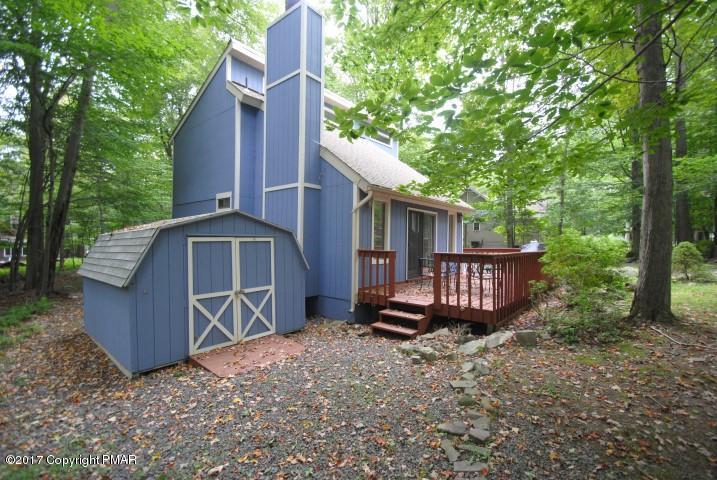 169 Ridge Road Pocono Lake, PA 18347 - Photo 3 of 28 DSC_0934 (Small)