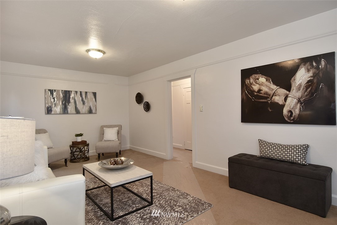 10025 39th Avenue Southwest Seattle, WA 98146 - Photo 11 of 25 Gallery Image 11