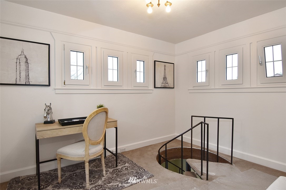 10025 39th Avenue Southwest Seattle, WA 98146 - Photo 12 of 25 Gallery Image 12