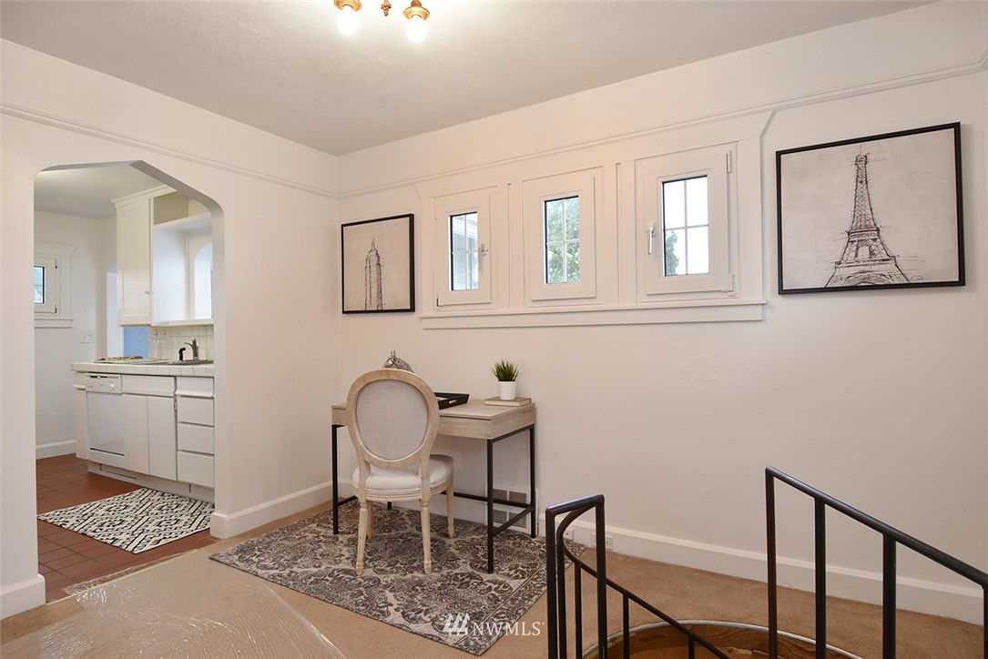 10025 39th Avenue Southwest Seattle, WA 98146 - Photo 13 of 25 Gallery Image 13