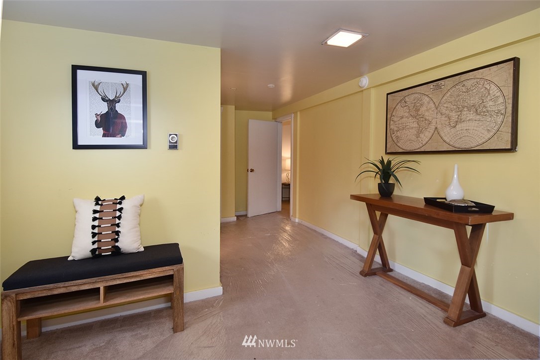 10025 39th Avenue Southwest Seattle, WA 98146 - Photo 22 of 25 Gallery Image 22