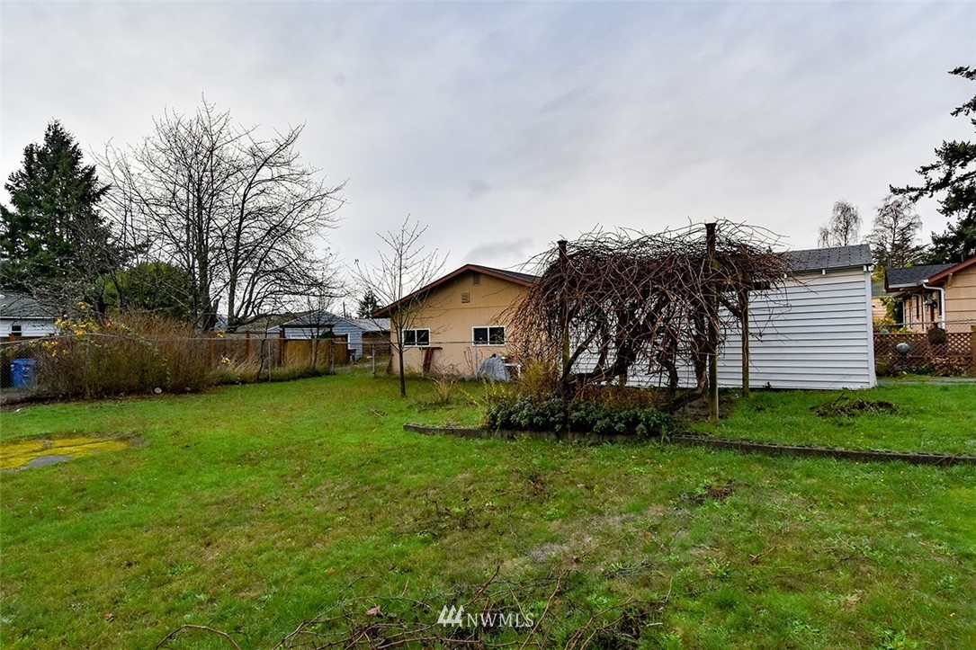 10025 39th Avenue Southwest Seattle, WA 98146 - Photo 6 of 25 Gallery Image 6