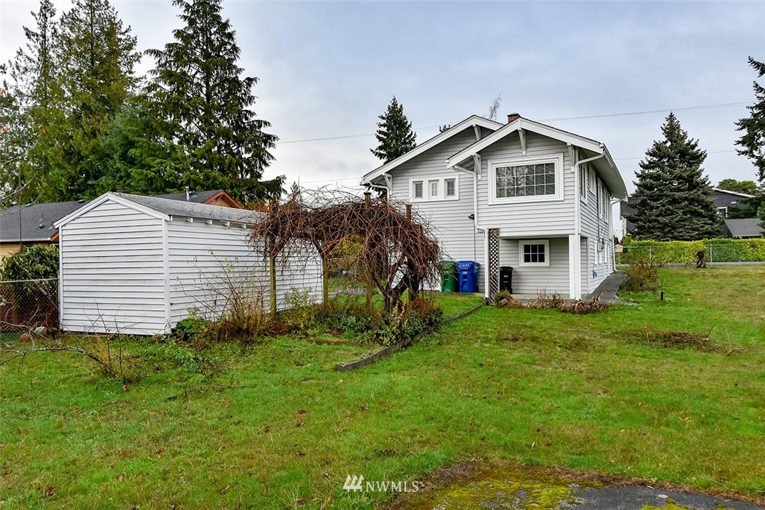 10025 39th Avenue Southwest Seattle, WA 98146 - Photo 7 of 25 Gallery Image 7