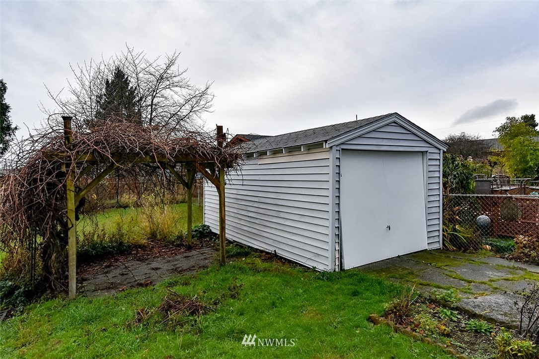 10025 39th Avenue Southwest Seattle, WA 98146 - Photo 8 of 25 Gallery Image 8