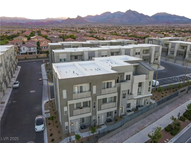 $578,989 | 1124 Prospering Creek Street, Las Vegas, NV 89135