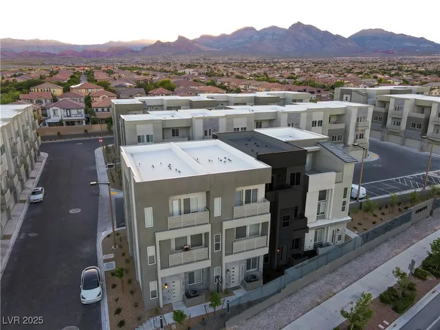 $578,989 | 1124 Prospering Creek Street, Las Vegas, NV 89135