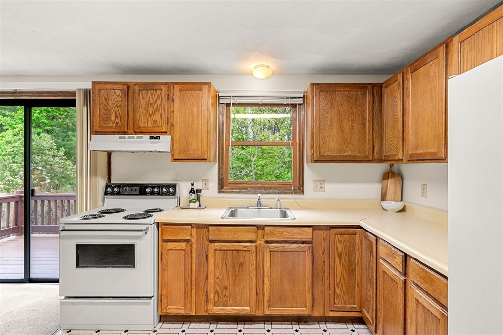 20 Euclid Road Tewksbury, MA 01876 - Photo 22 of 32