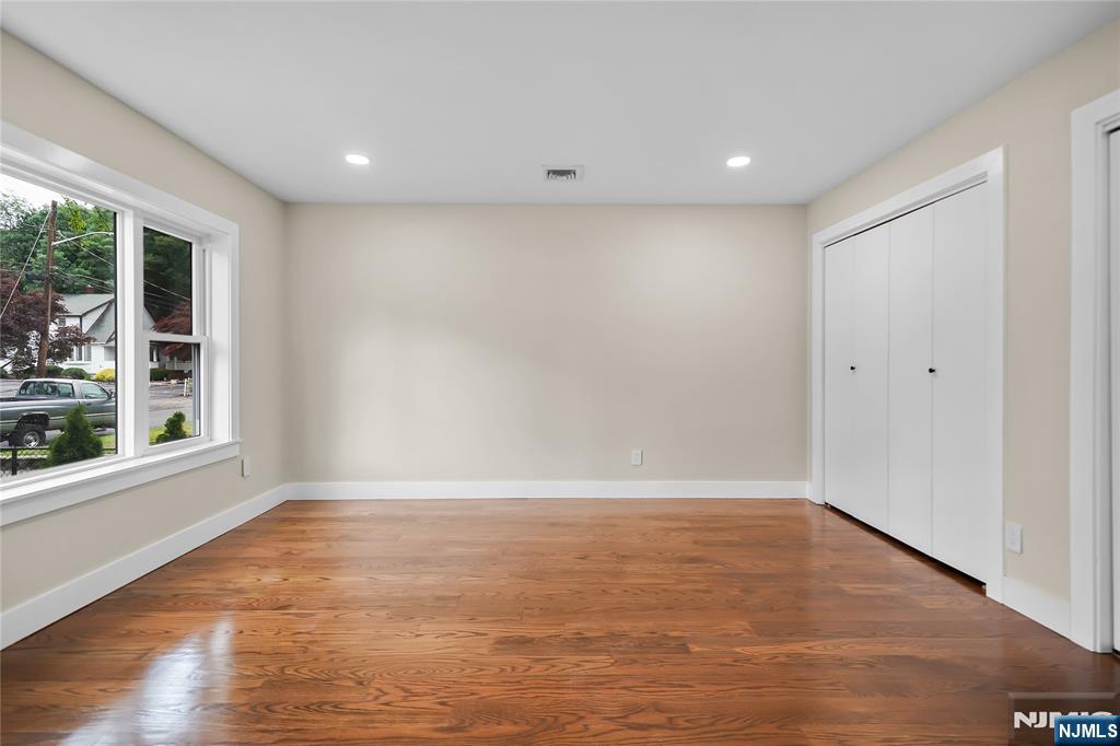 128 Grove Street Mahwah, NJ 07430 - Photo 12 of 27