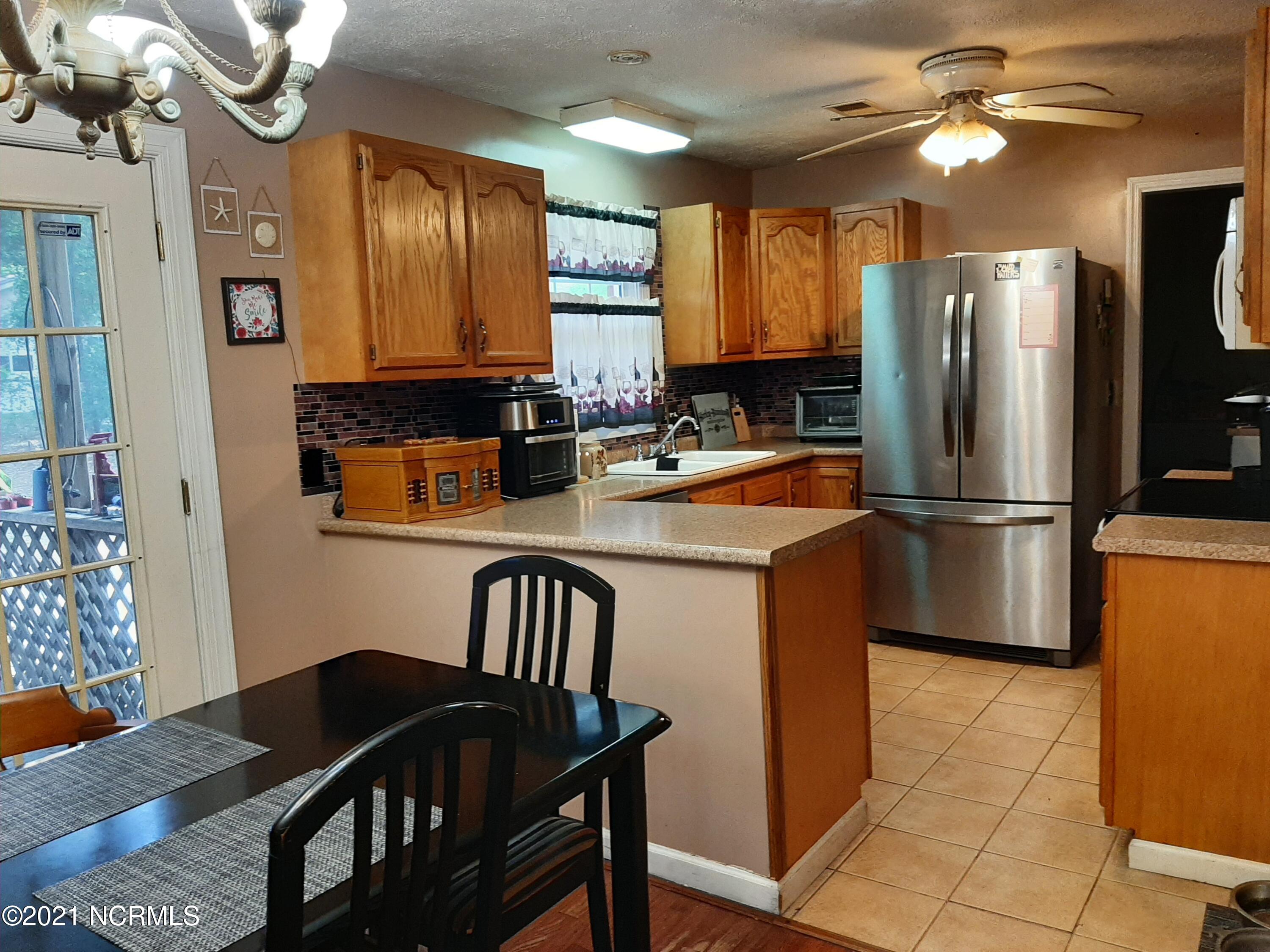 418 Cathay Road Wilmington, NC 28412 - Photo 5 of 29 003