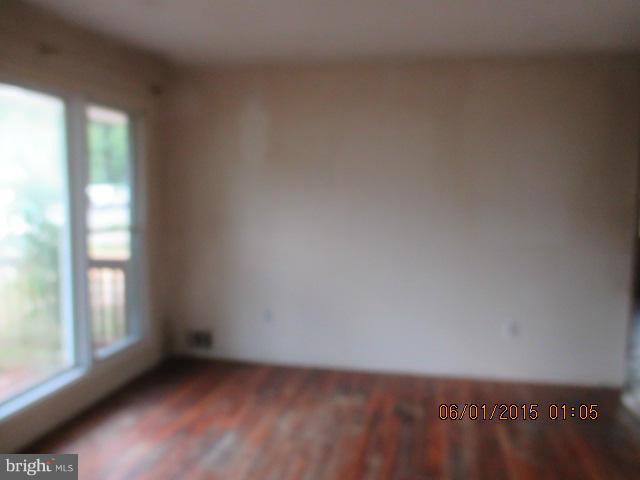 21786 Wasp Road Lexington Park, MD 20653 - Photo 2 of 7 Living Room