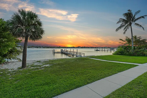 $22,900,000 | 613 South Beach Road, Jupiter, FL 33469