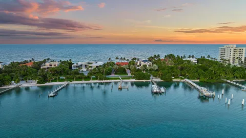 $23,900,000 | 613 South Beach Road, Hobe Sound, FL 33455