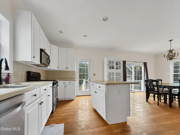 $784,000 | 107 Catherine Street, Saratoga Springs, NY 12866