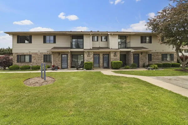 $194,900 | 3938 81st Street, Unit F, Kenosha, WI 53142