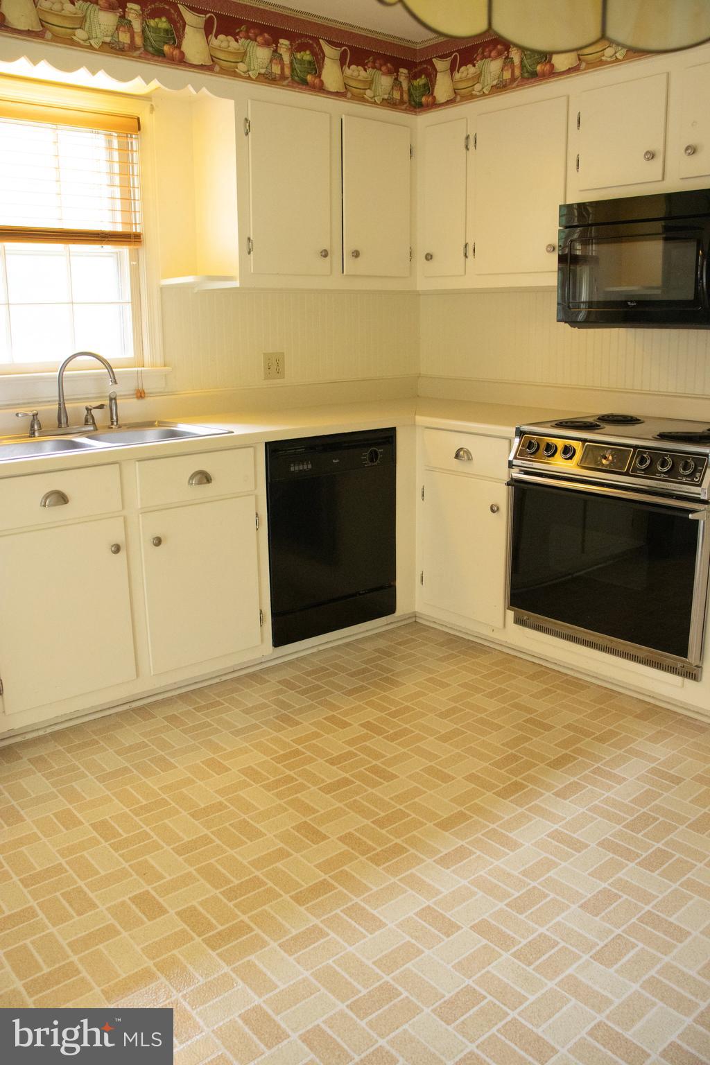 12212 Orange Plank Road Locust Grove, VA 22508 - Photo 22 of 76 Eat in kitchen area