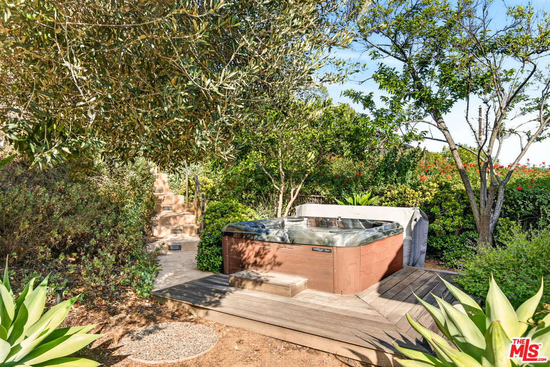 1362 Marinette Road Pacific Palisades, CA 90272 - Photo 39 of 46